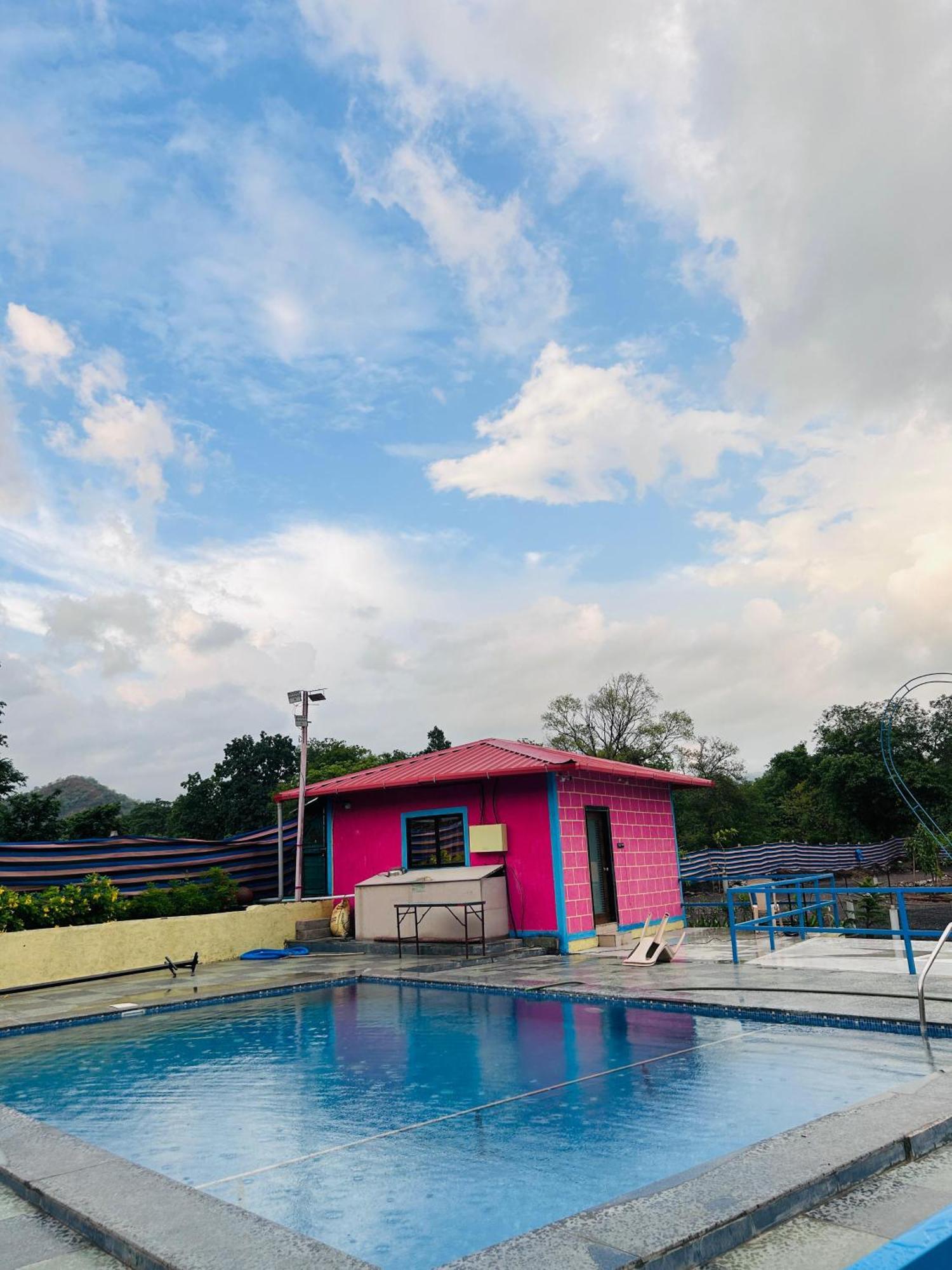 Sai Raj Farm Hotel Navi Mumbai Bagian luar foto